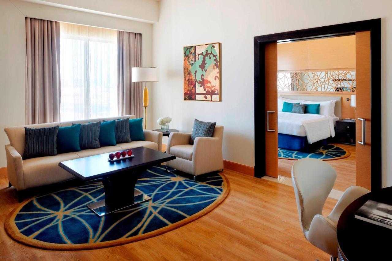 Marriott Hotel Al Jaddaf, Dubai Dış mekan fotoğraf Suite at the hotel